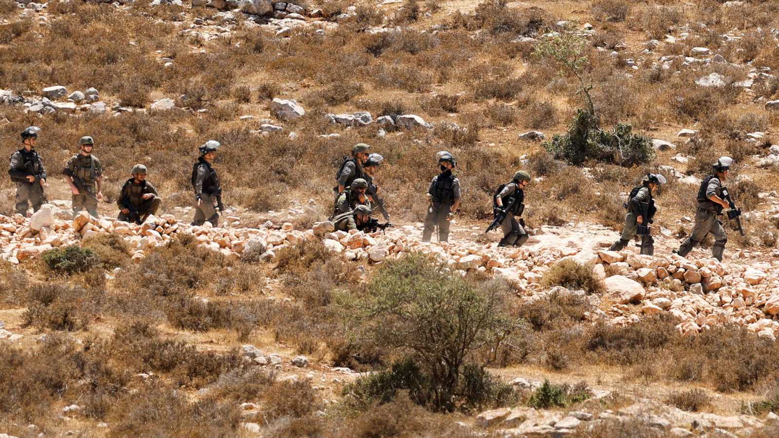 "يسرائيل هيوم": نتنياهو سحب موضوع ضم الضفة من جدول أعمال اجتماع الغد