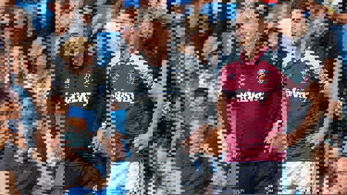 بعد أحداث مباراة فرانكفورت.. إيقاف ديفيد مويس مدرب وست هام وديكلان رايس قائد الفريق