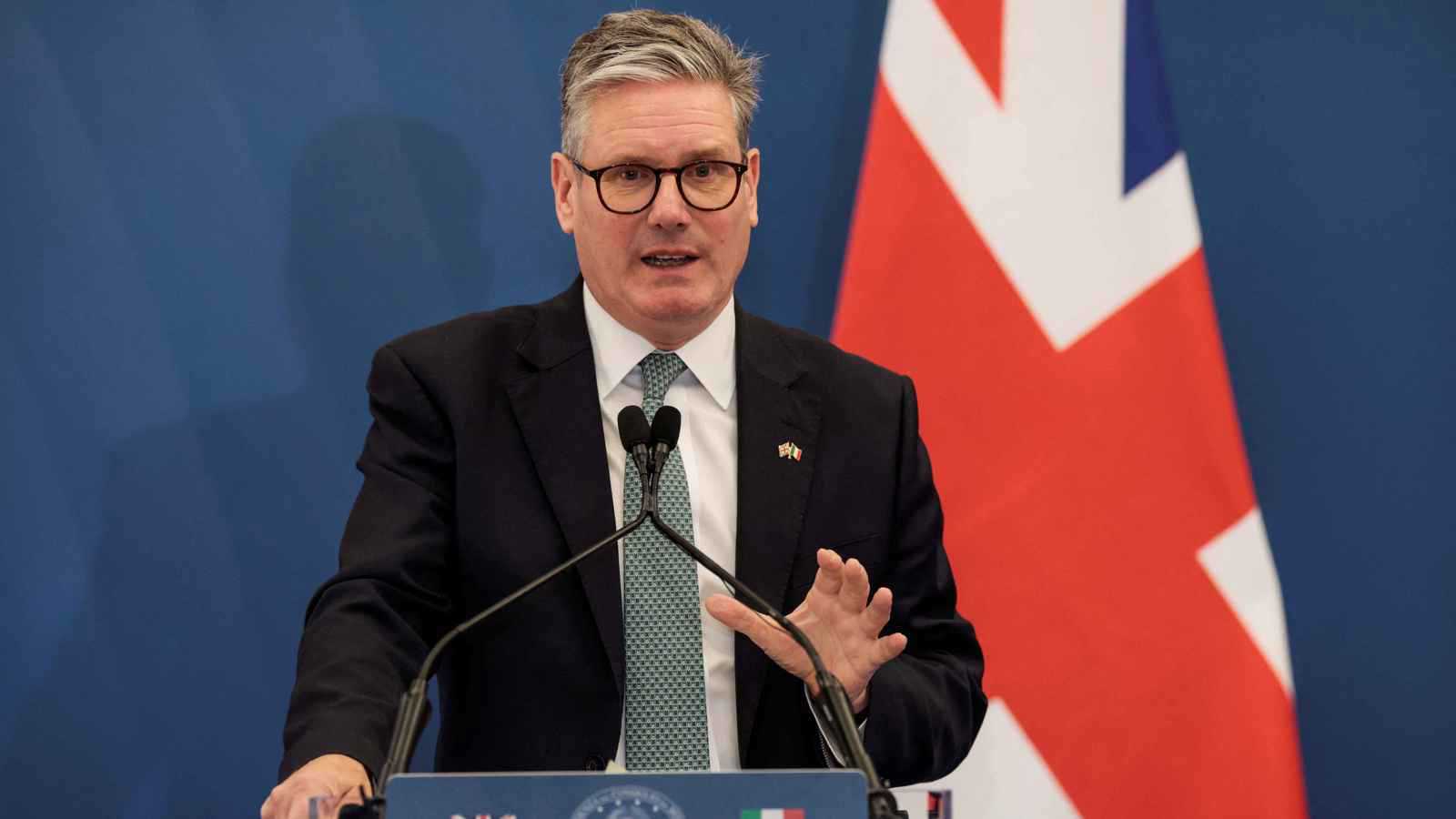 وسط إجراءات أمنية مشددة.. ستارمر يطلق حسابه على "تيك توك"