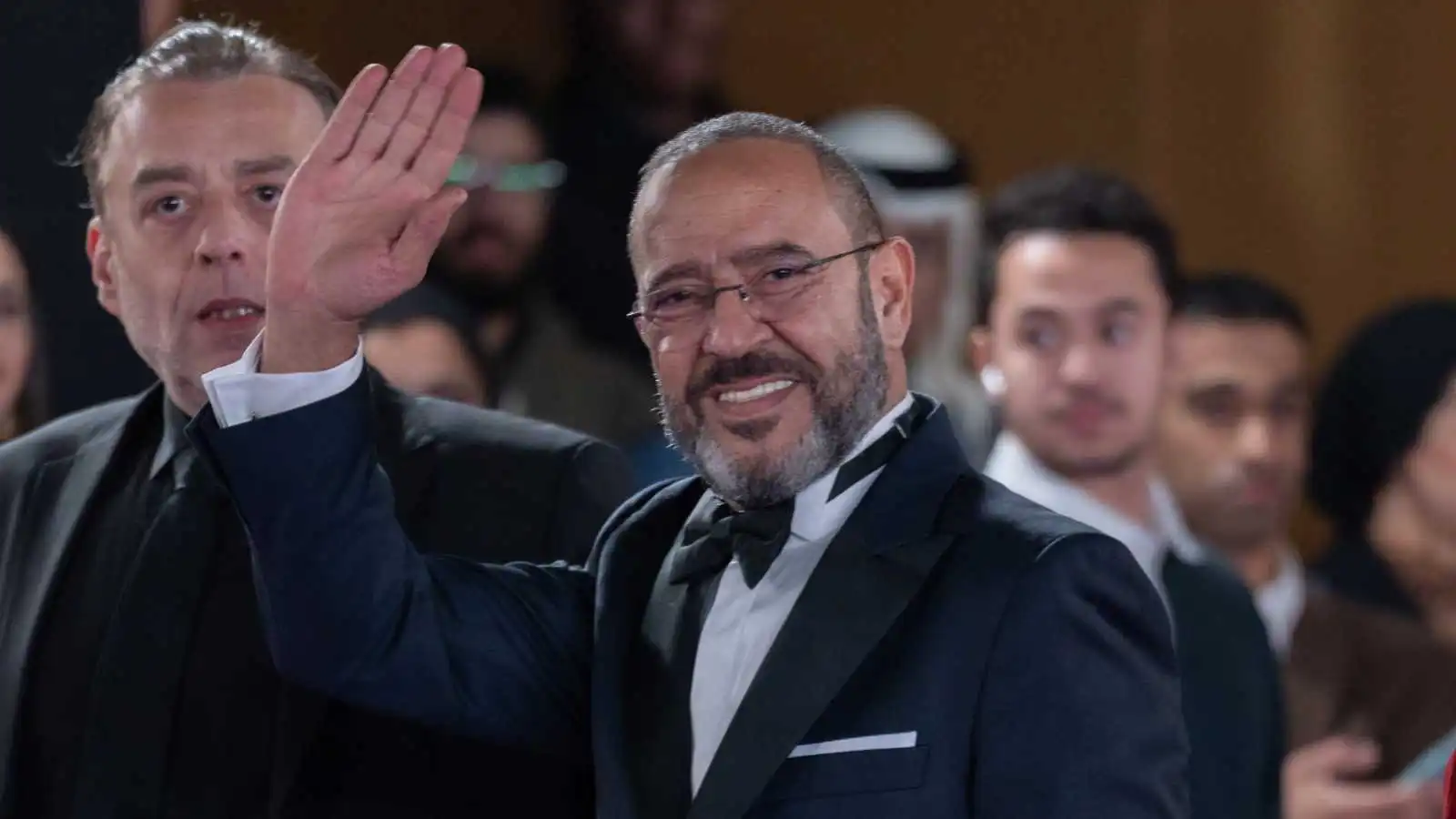 هل غادر أشرف عبد الباقي عالم الكوميديا بـ"ولد وبنت وشايب"؟