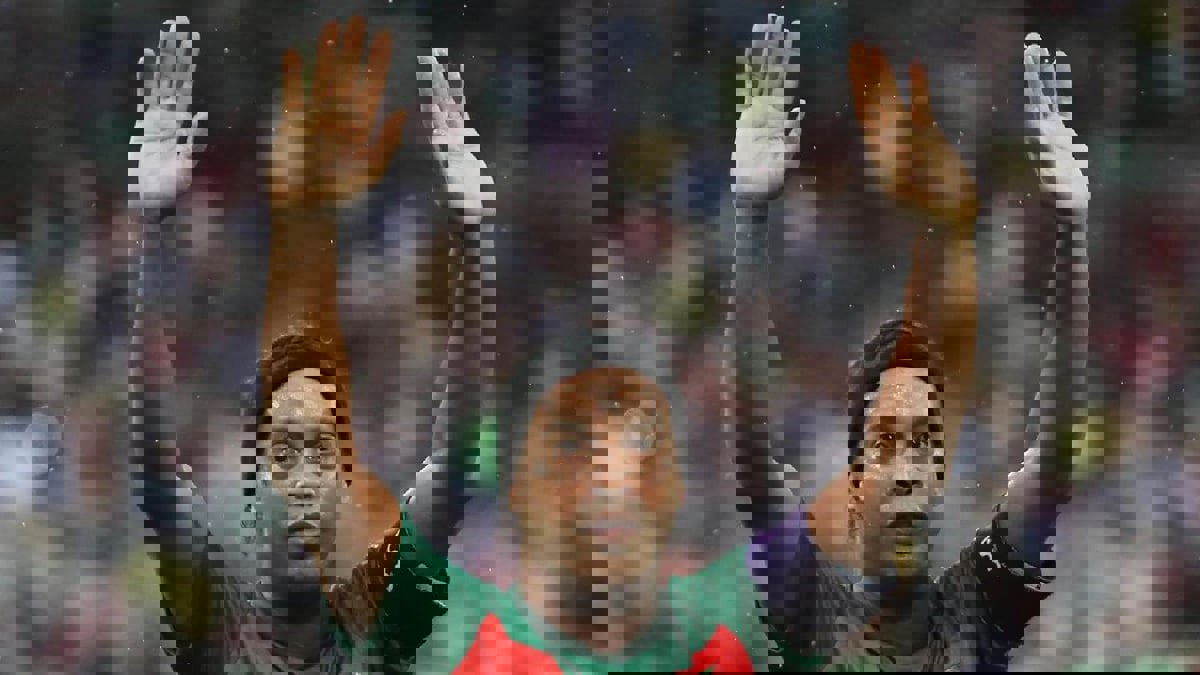 رونالدينيو يتراجع عن تصريحاته المثيرة للجدل بشأن منتخب البرازيل