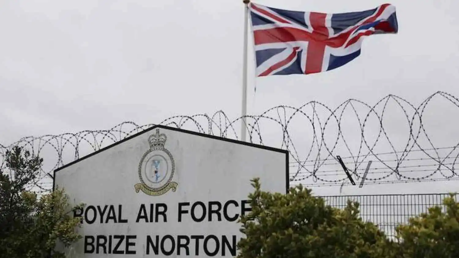 بريطانيا تمنع ترامب من استخدام قواعدها لضرب إيران