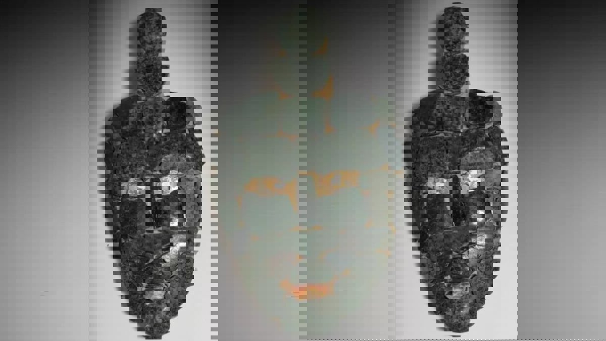 اكتشاف قناع نادر في قبر ملك المايا بغواتيمالا