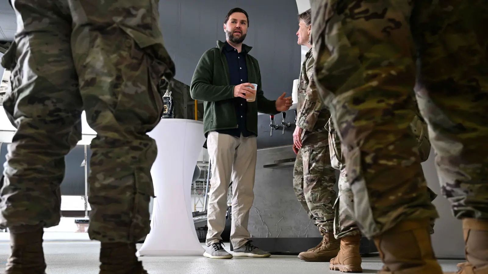 نائب ترامب يكشف عن "توقعات صادمة" للحرب بين روسيا وأوكرانيا