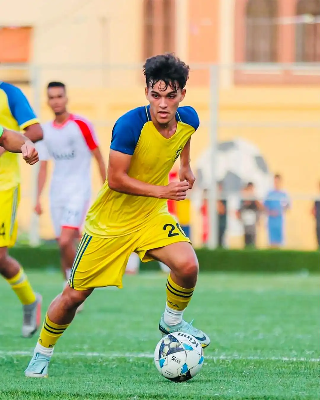 الشاب الفلسطيني يوسف لاعب شباب جباليا السابق