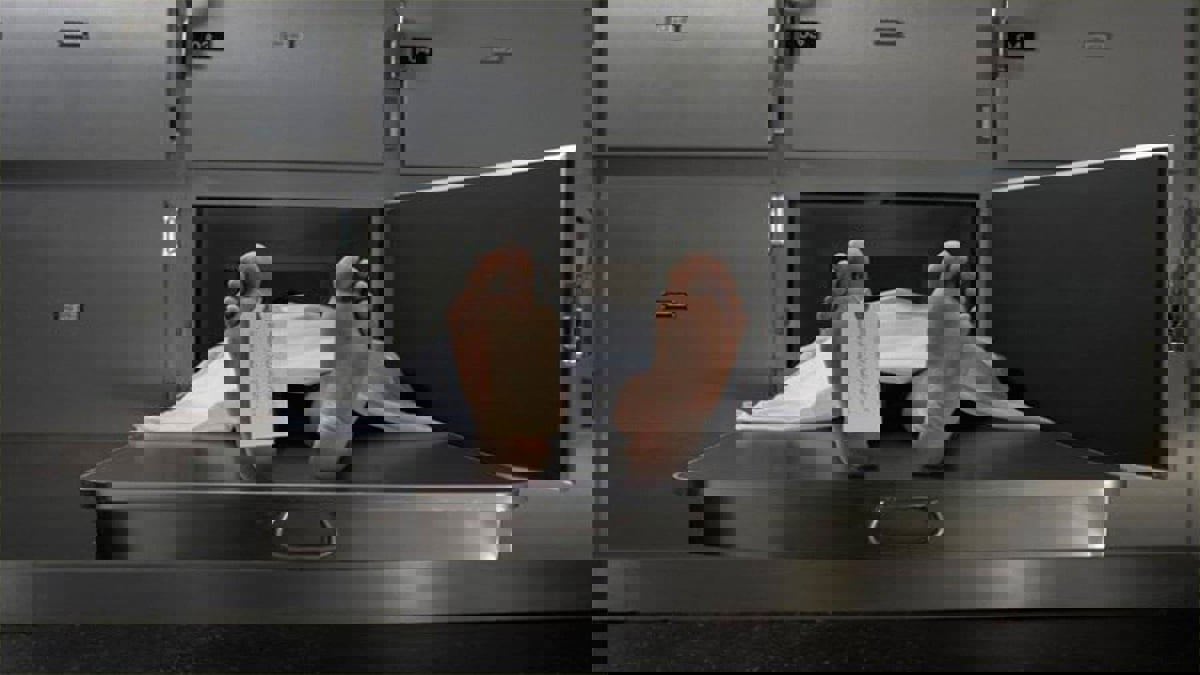 بحثا عن مجوهرات.. سجن رجل سطا على توابيت وثلاجات الموتى