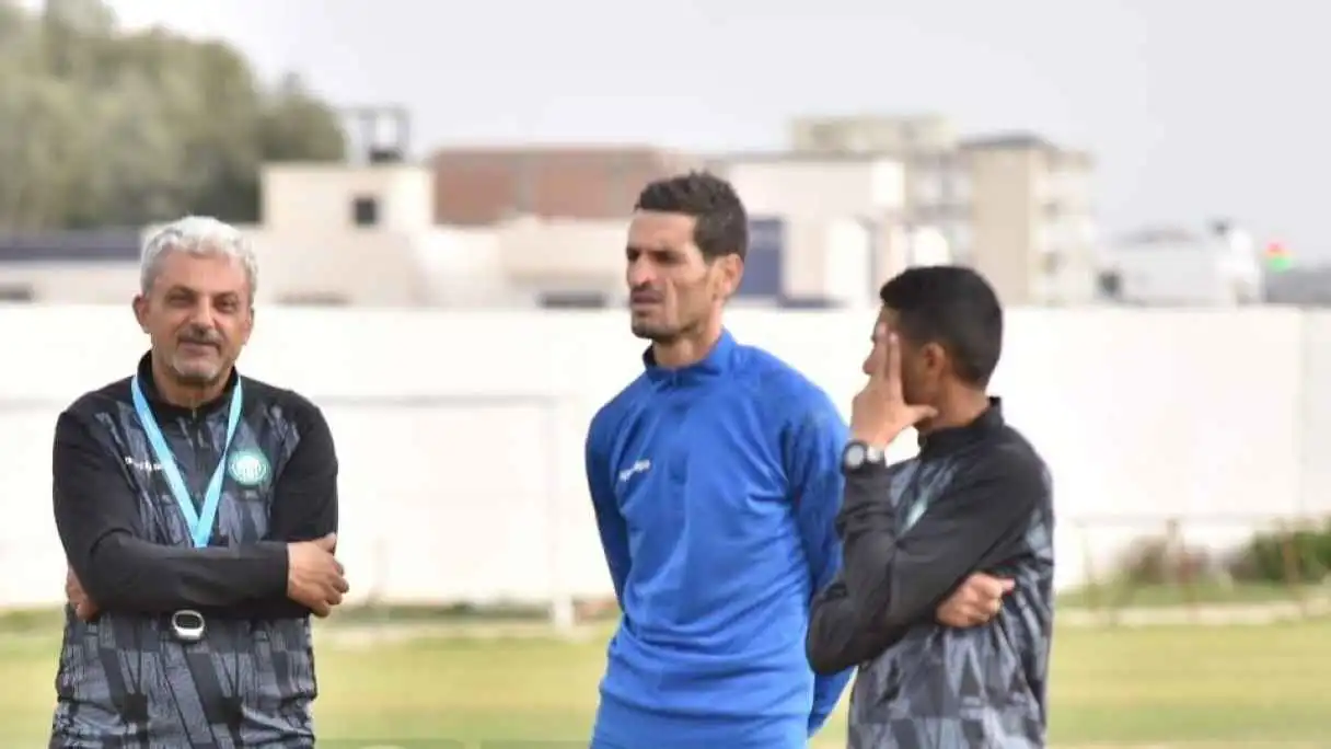 مدرب تونسي يقود 3 أندية مختلفة في 3 أيام