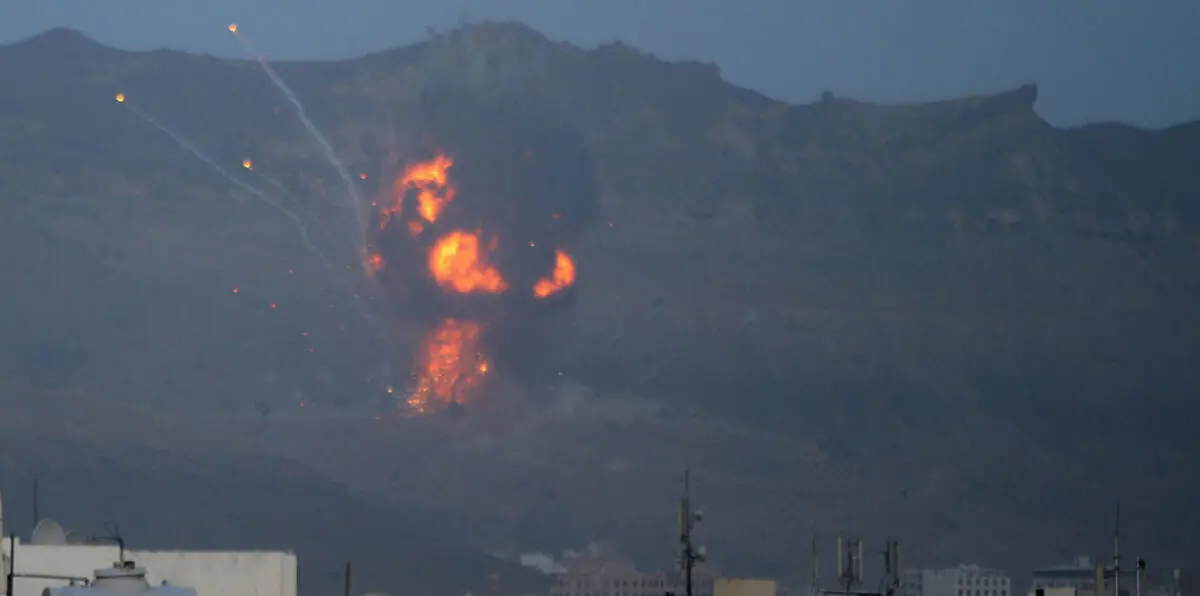 التحالف يشن سلسلة غارات على مواقع تابعة للحوثيين في صنعاء والحديدة