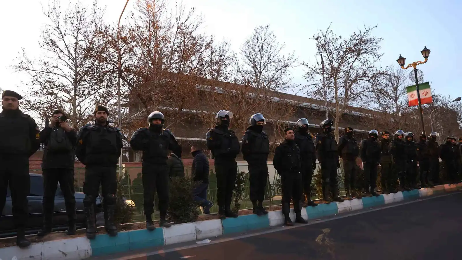 التلغراف: "ثنائي بهائي" وقع "كبش فداء" لاحتجاجات إيران (صور)