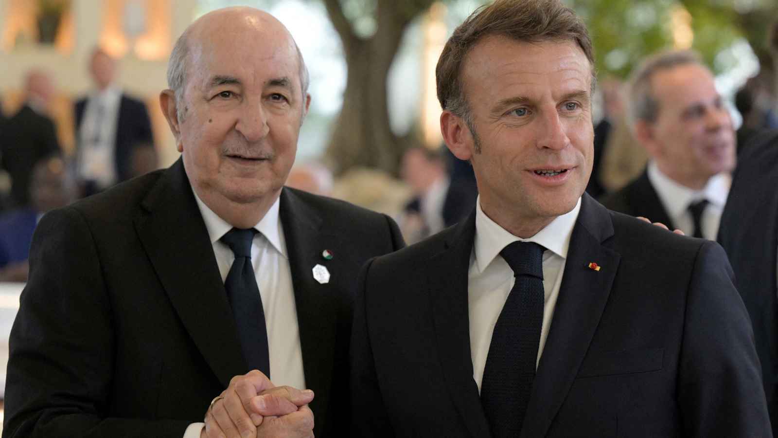 "أزمة مفتعلة".. هل ينجح تبون بإنهاء التوتر بين الجزائر وباريس؟