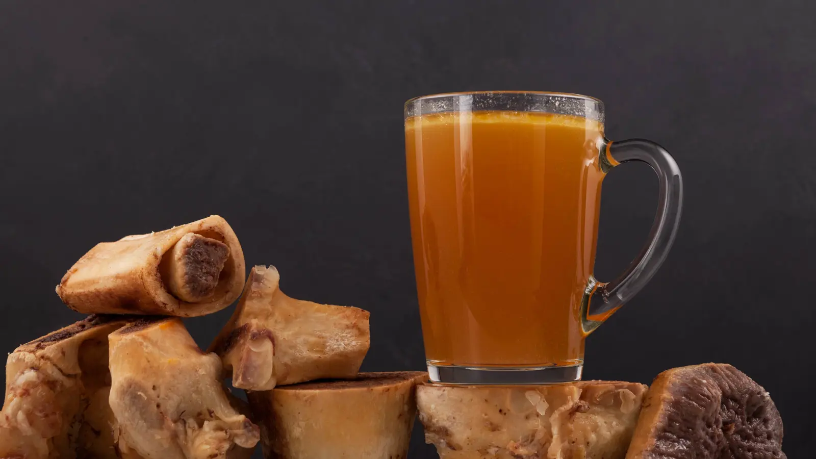 مرق العظام.. ترند غذائي أم مبالغات صحية؟