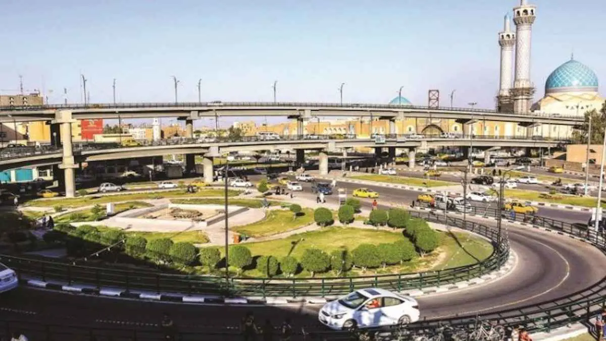 مدينة عراقية تشيع تابوتاً فارغاً.. ما علاقة الكهرباء؟ (فيديو)