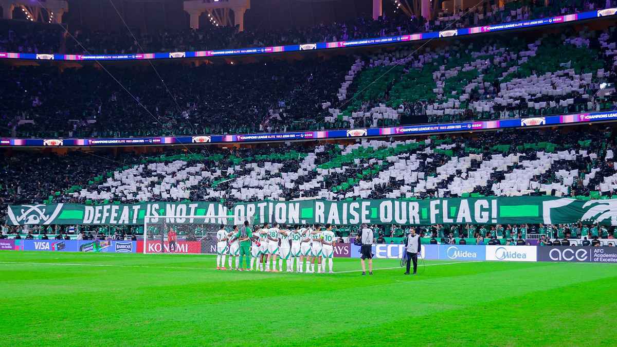 الأهلي السعودي يطرد "الجاسوس" من التدريبات (فيديو)