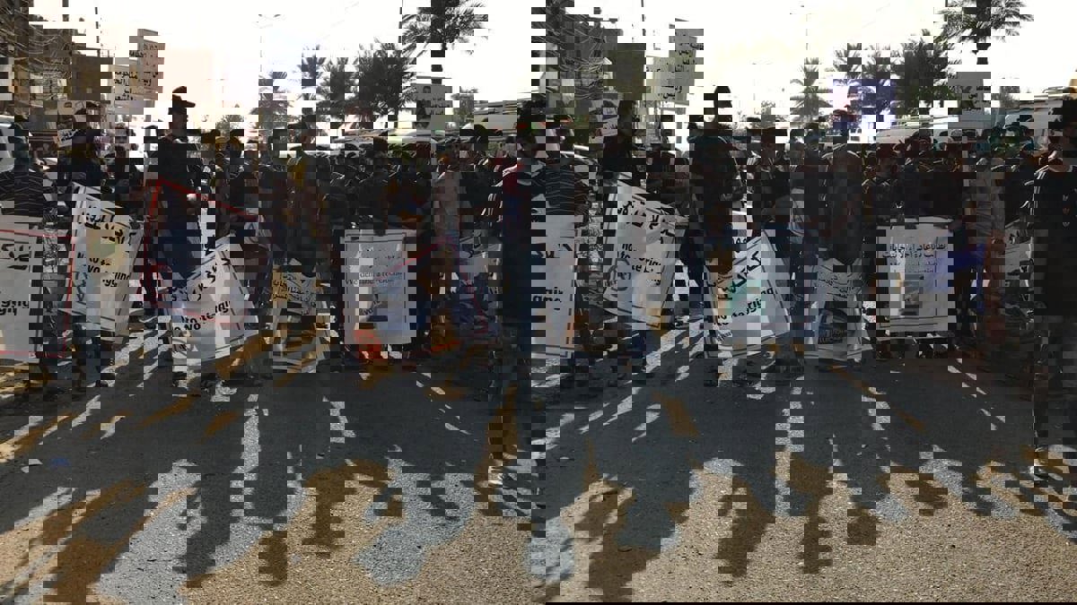 احتجاجا على نتائج الانتخابات العراقية.. أنصار الميليشيات يحاولون اقتحام المنطقة الخضراء (فيديو)