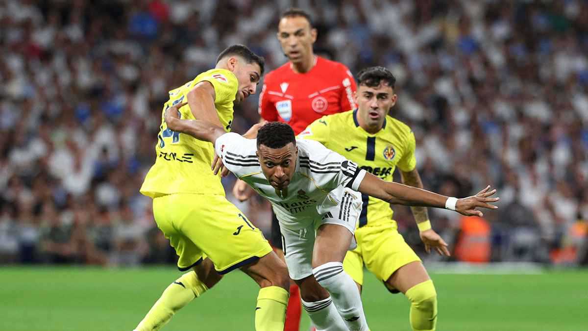 هل ستتحدثون عن دوري فاسد؟.. إعلامي برشلوني يشن هجوما على ريال مدريد والتحكيم