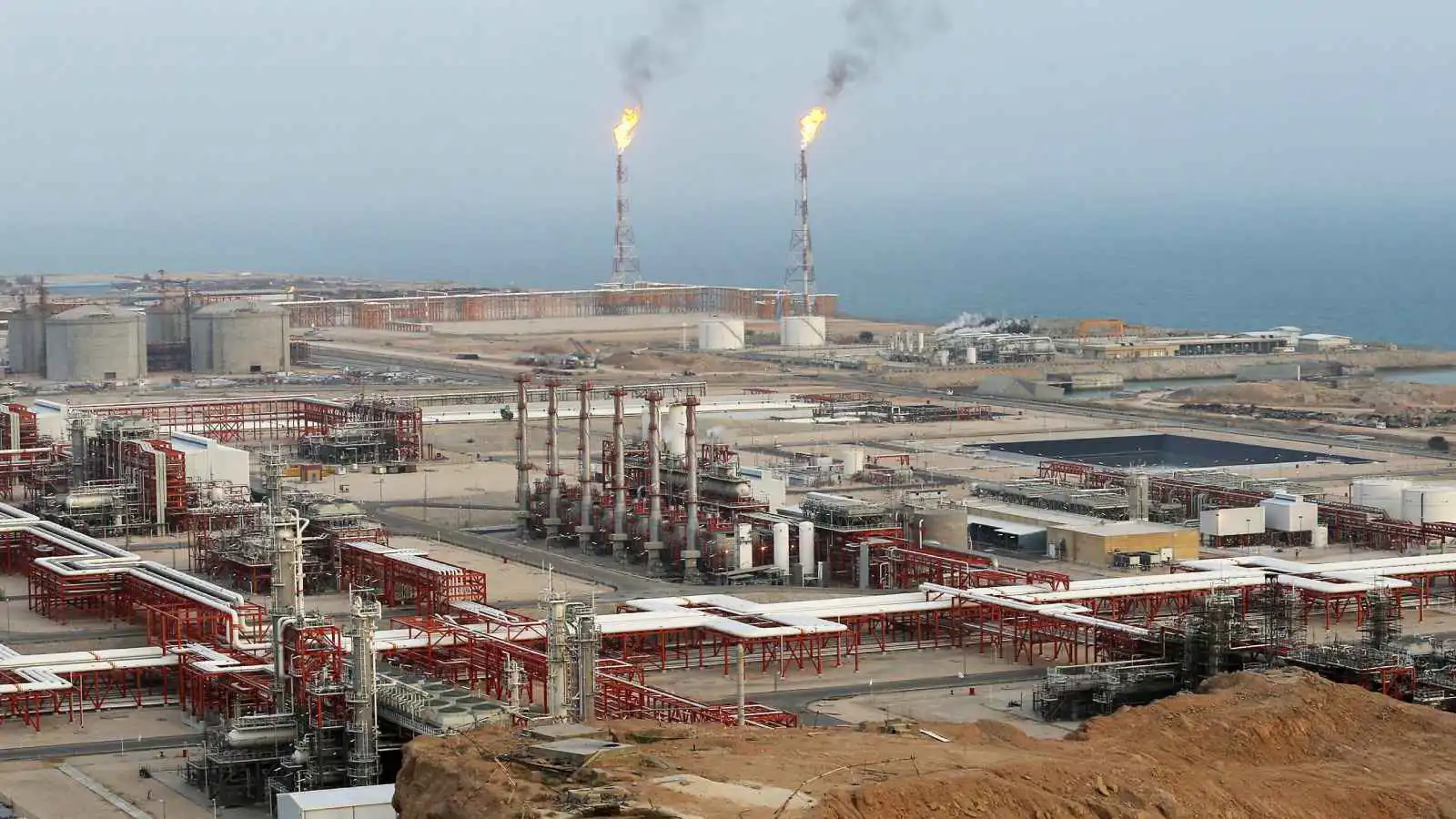 تركيا تعلن رغبتها بمواصلة استيراد الغاز الإيراني