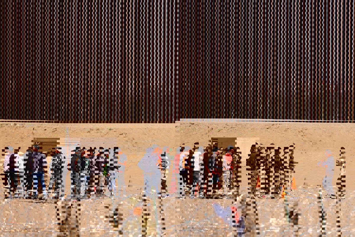 واشنطن بوست: أغلب الأمريكيين يؤيدون بناء الجدار الحدودي مع المكسيك 