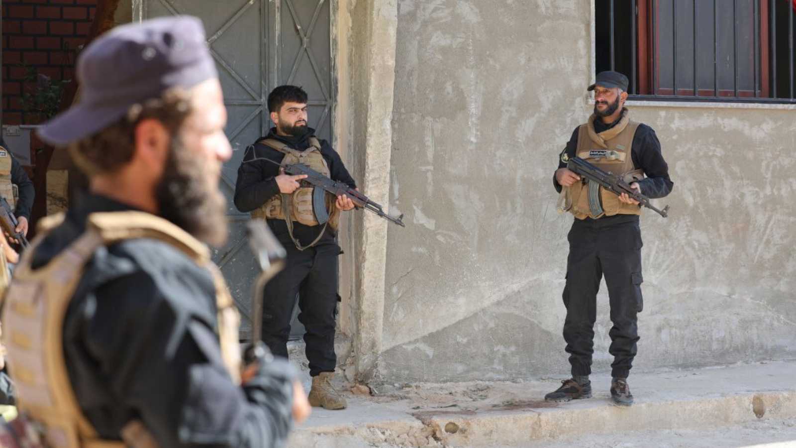 سوريا.. استقرار في حمص بعد جريمة قتل "مروعة" (صور)