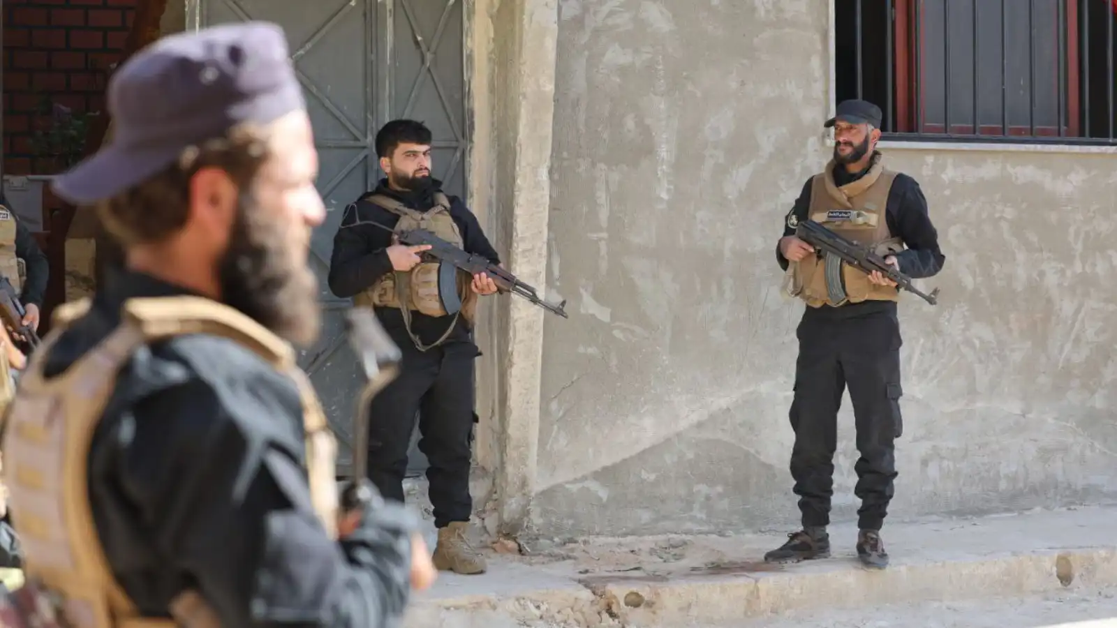 سوريا.. استقرار في حمص بعد جريمة قتل "مروعة" (صور)