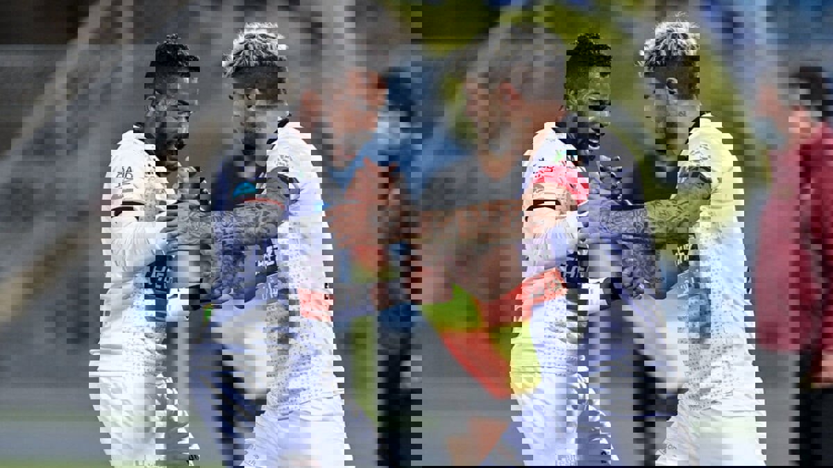 نواف العابد لاعب الشباب يهنئ لاعبي الهلال عقب خسارة فريقه بخماسية (فيديو)