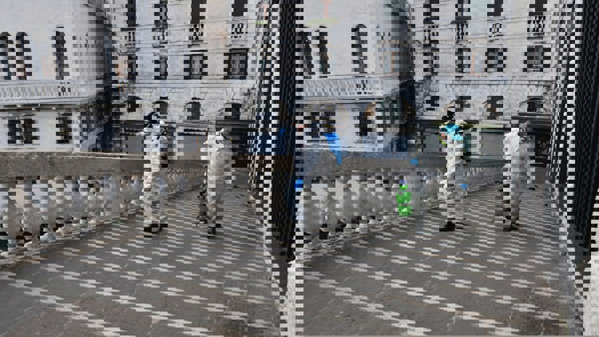 إيطالية عالقة مع جثة زوجها بعد يومين على وفاته بـ"بكورونا"