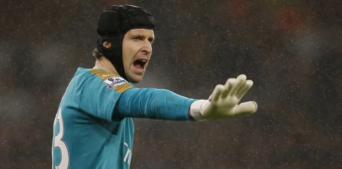 القفازات تعيد شيك إلى تشيلسي قبل ديربي لندن