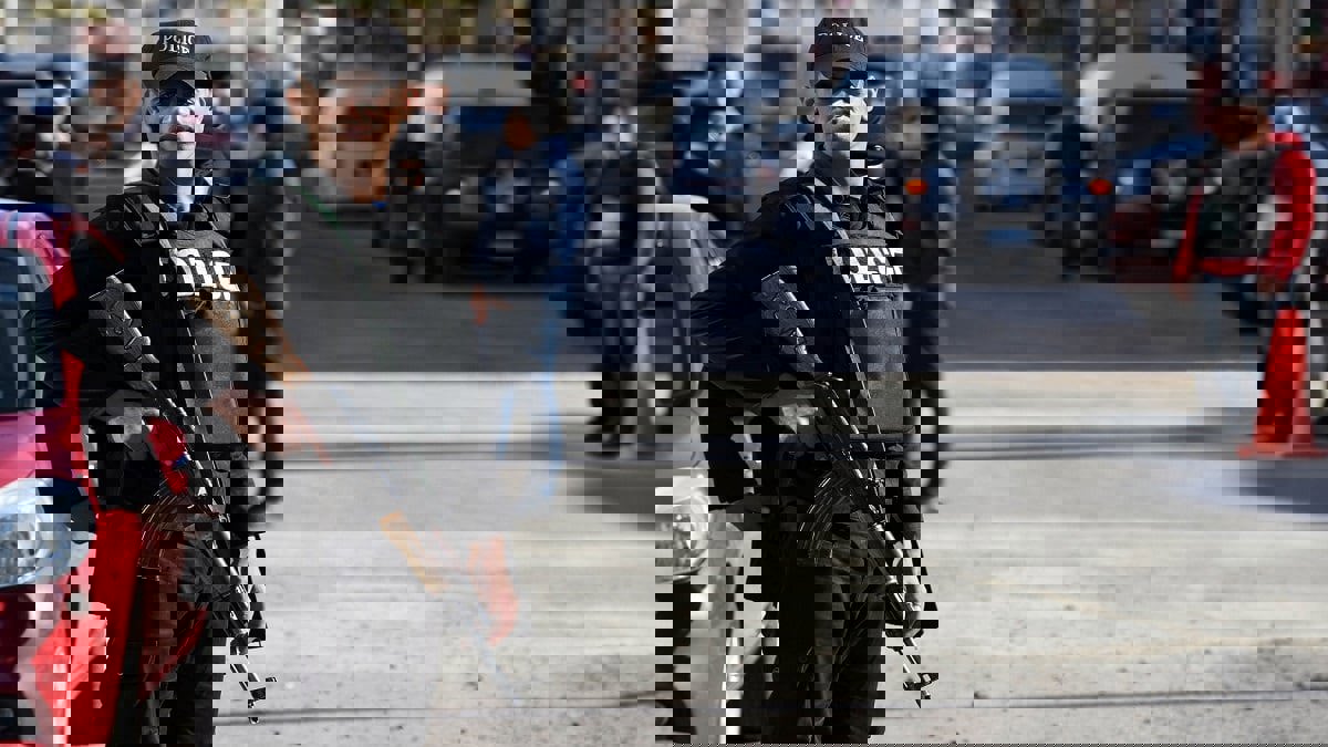 بعد مطالبات واسعة بمحاكمته.. النيابة المصرية تحقق بواقعة تطاول شاب مسيحي على مقام النبي محمد