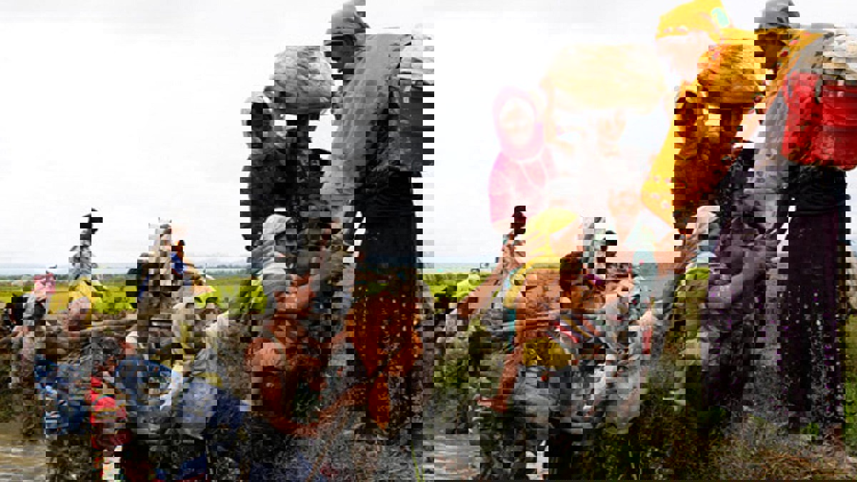 آلاف من اللاجئين الروهينغا ينتقلون إلى جزيرة معزولة في بنغلاديش ‎