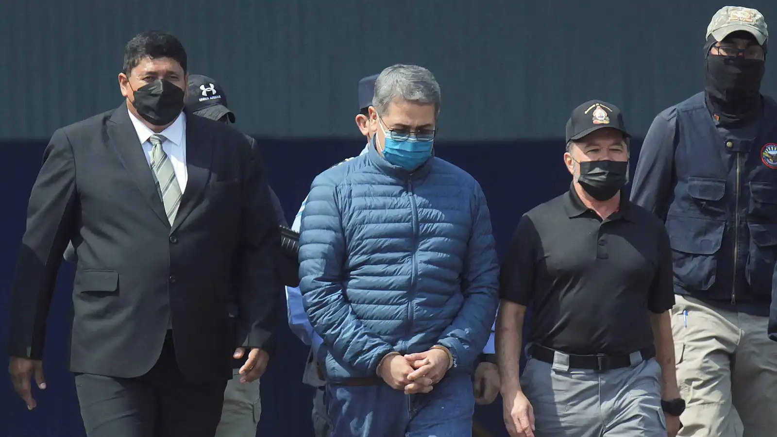 حال فوز نصري عصفورة.. ترامب يتعهد بالعفو عن خوان أورلاندو هيرنانديز