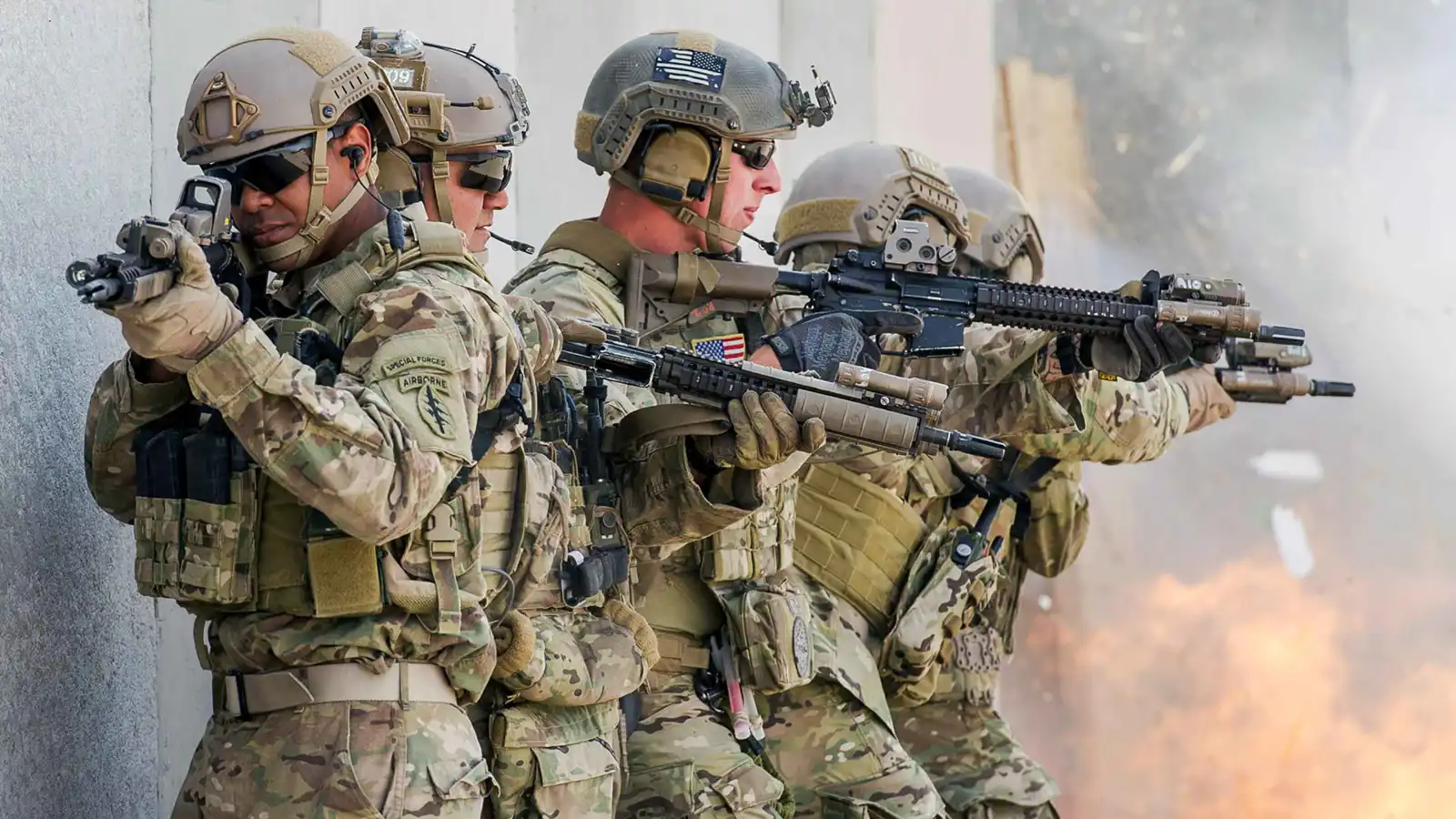 قوات كوماندوز أمريكية تستعد لتنفيذ "مهام دقيقة" في العمق الإيراني