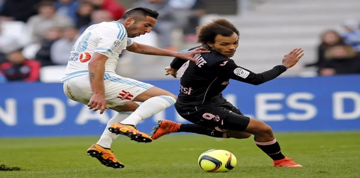 رين يسحق نانت والنيران الصديقة تنقذ مارسيليا في الدوري الفرنسي