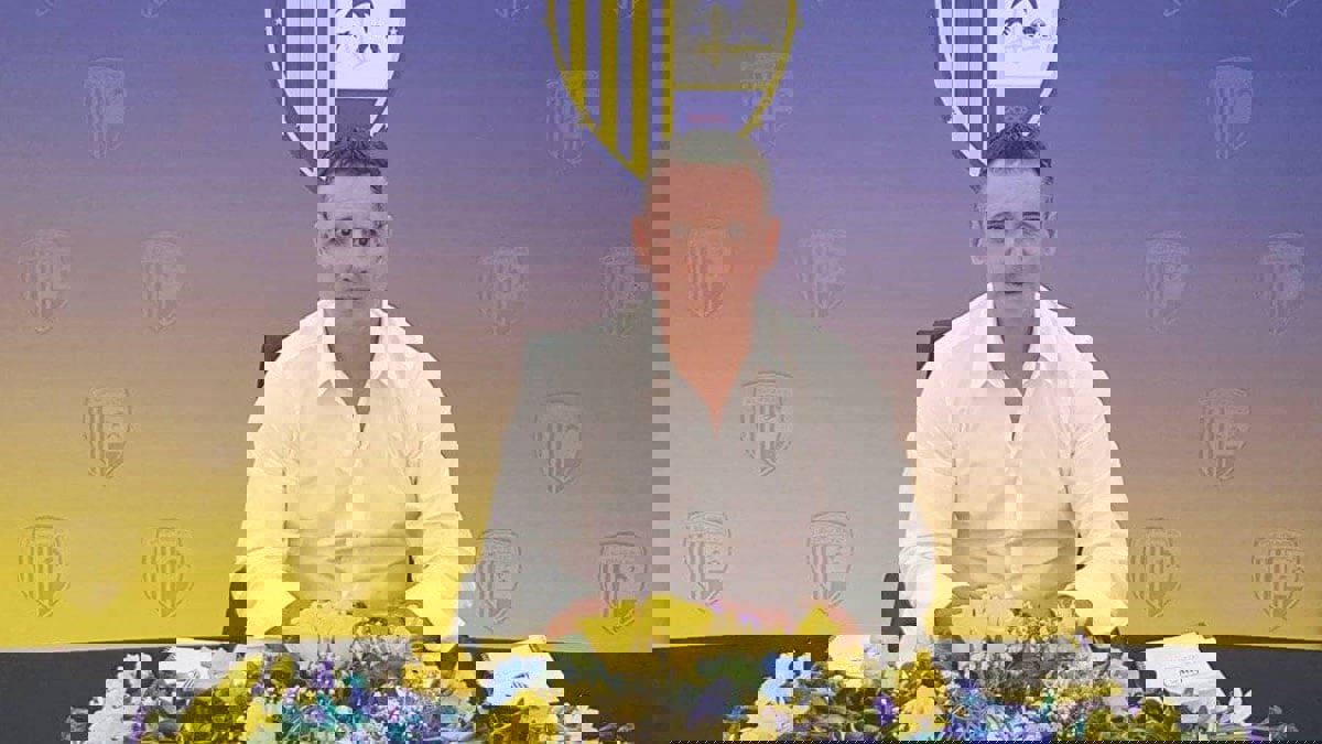 أبوظبي الرياضية: الاستقرار على الصربي فوك رازوفيتش لقيادة منتخب الإمارات (فيديو)