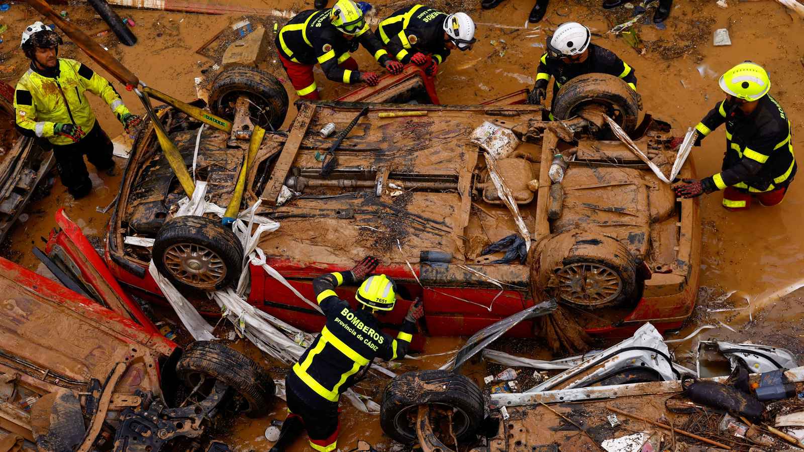 "مشرحة مؤقتة".. إسبانيا تتعرض للكارثة المناخية الأسوأ في التاريخ (فيديو)