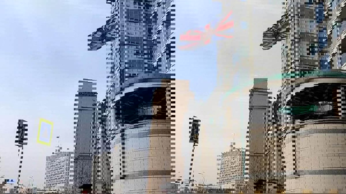 موسكو تطلق اسم جمهورية لوغانسك الشعبية على أرض أمام السفارة البريطانية