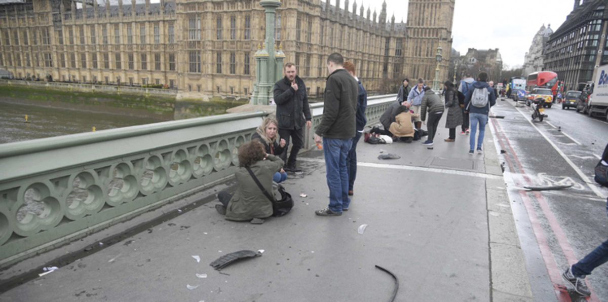 بالصور والفيديو.. رعب في لندن عقب إطلاق نار استهدف البرلمان البريطاني
