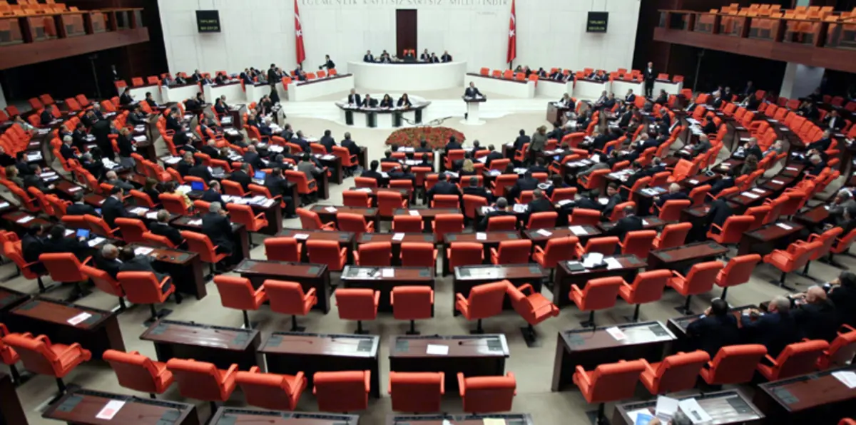 تركيا تَشرع في تعديل 144 مادة من الدستور عقب الاستفتاء‎