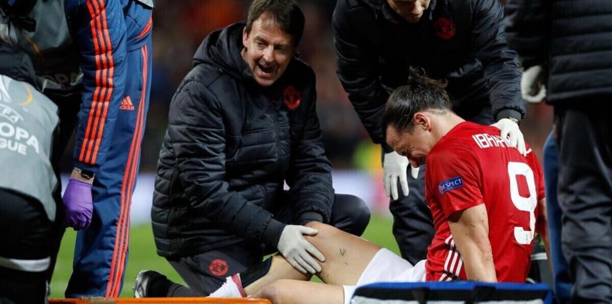 إبراهيموفيتش يفاوض مانشستر يونايتد لتمديد العقد