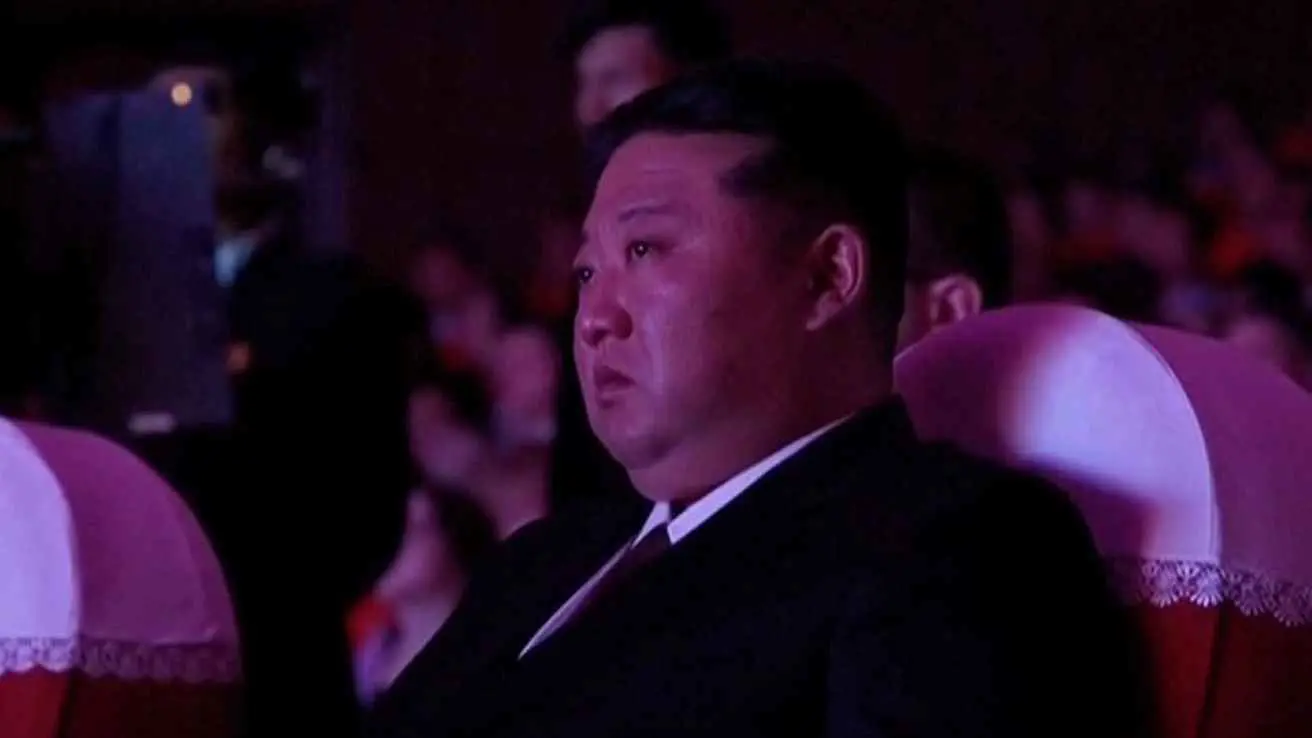 زعيم كوريا الشمالية يبكي على جنوده القتلى في روسيا (فيديو)