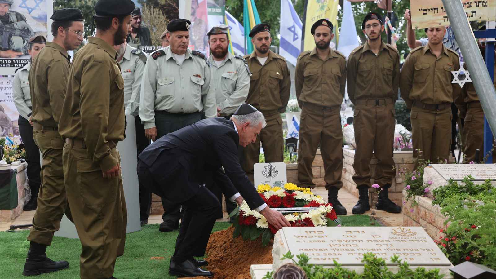 إعلام عبري: إسرائيل تعثر على 41 قتيلاً و8 رهائن أحياء منذ بداية حرب غزة