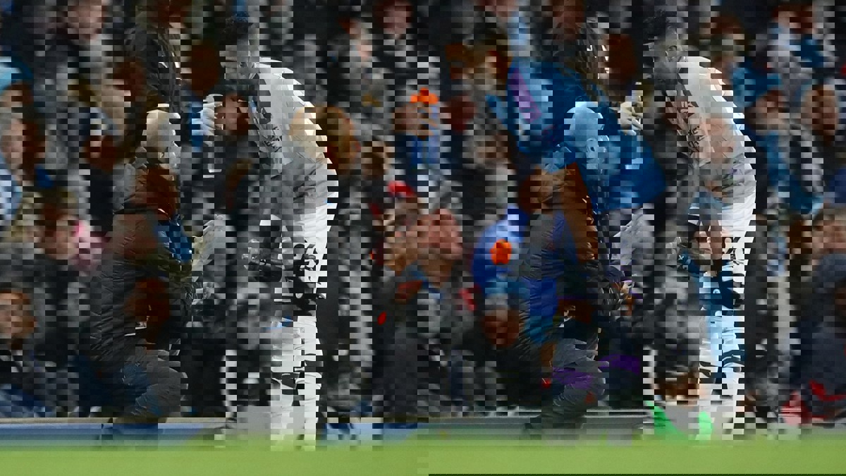 غوارديولا يسخر من رابطة الدوري الإنجليزي