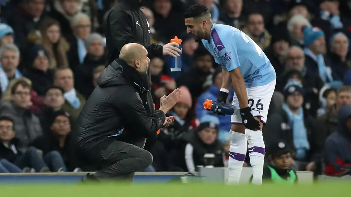 غوارديولا يسخر من رابطة الدوري الإنجليزي