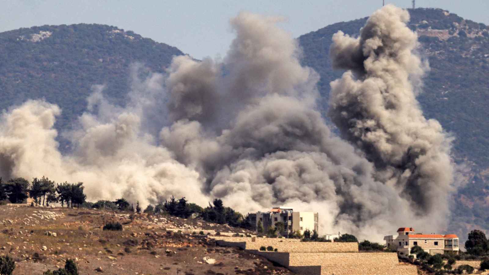 لبنان.. الحرب تدمر ربع مباني القرى الحدودية في الجنوب (صور)