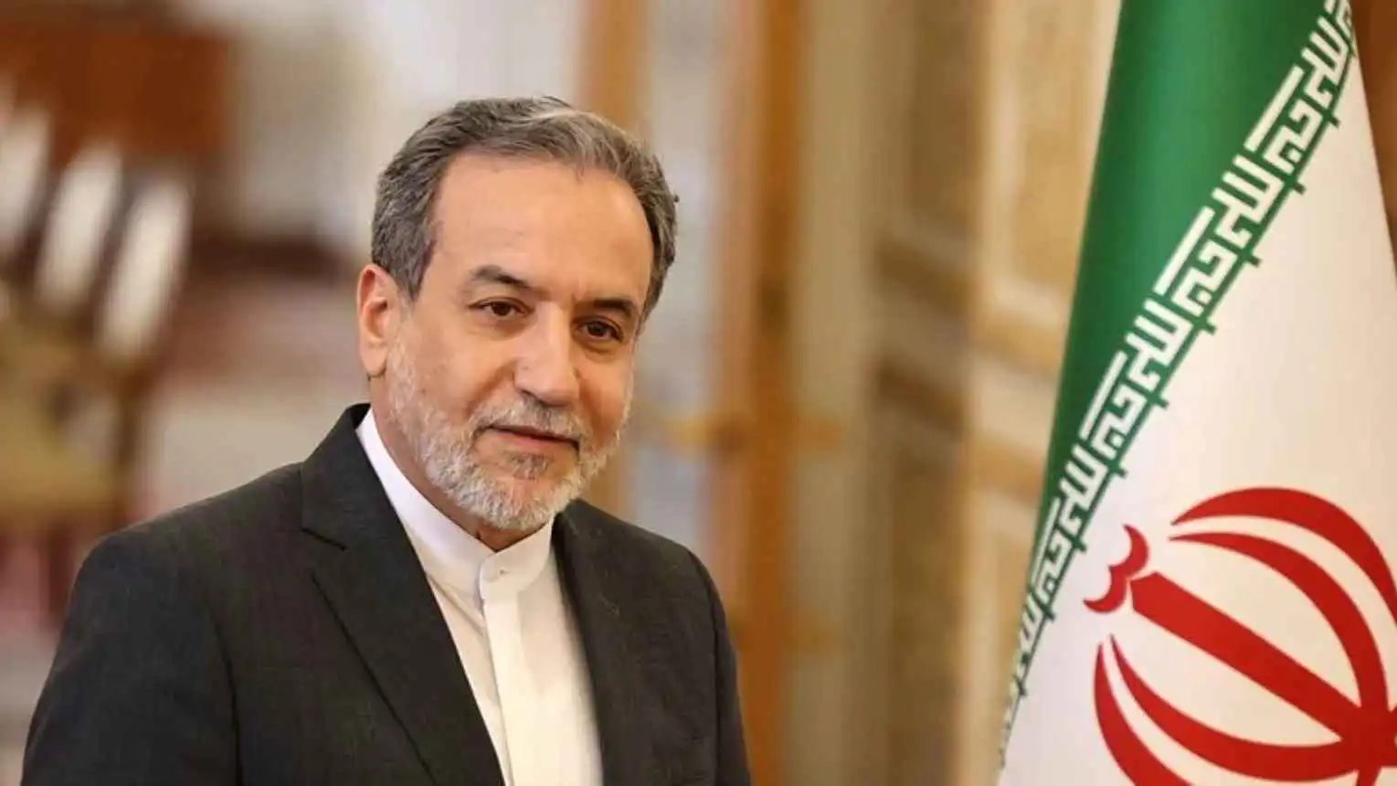 إيران تعلن عن صفقة مرتقبة مع فرنسا لتبادل سجناء