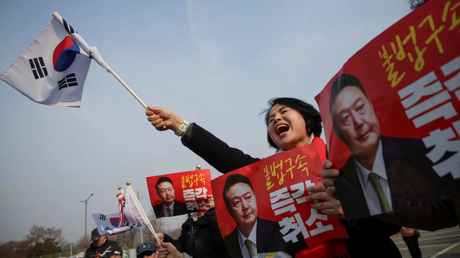 محكمة كورية جنوبية تأمر بإطلاق سراح الرئيس المعزول