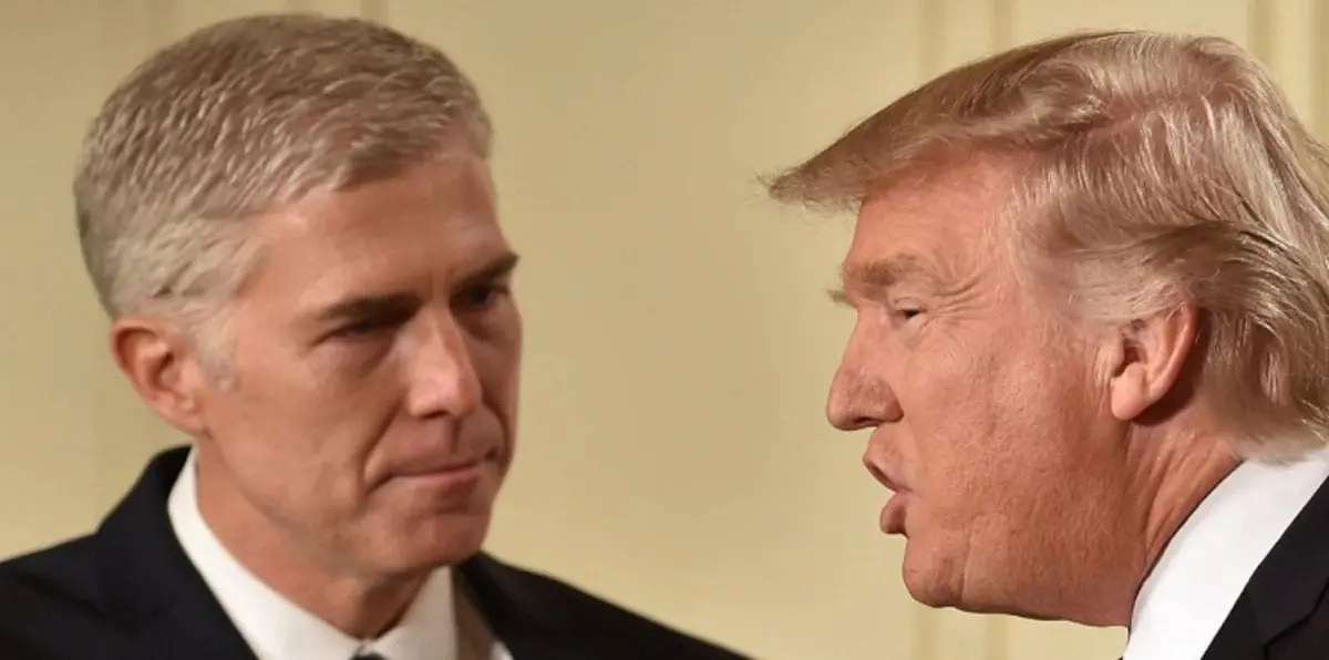 مرشح ترامب لعضوية المحكمة العليا يشن هجوماً لاذعاً عليه