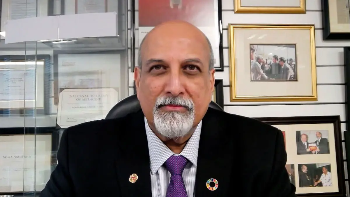 عالم أوبئة: متحور "أوميكرون" قادر على الهروب من الأجسام المضادة جزئيا