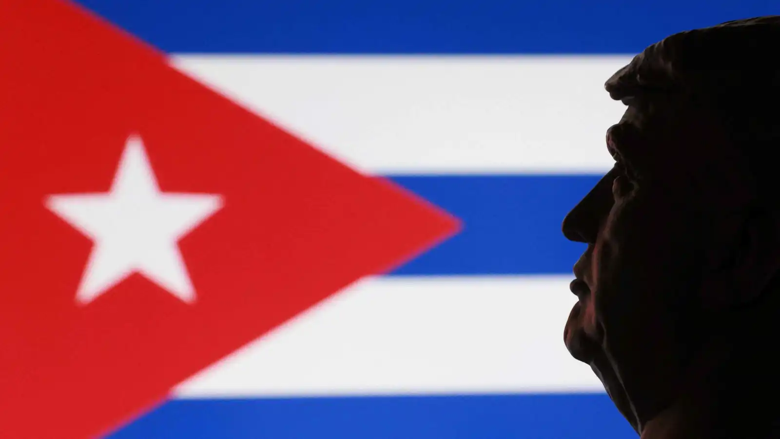 ترامب يدعو كوبا إلى اتفاق "قبل فوات الأوان"