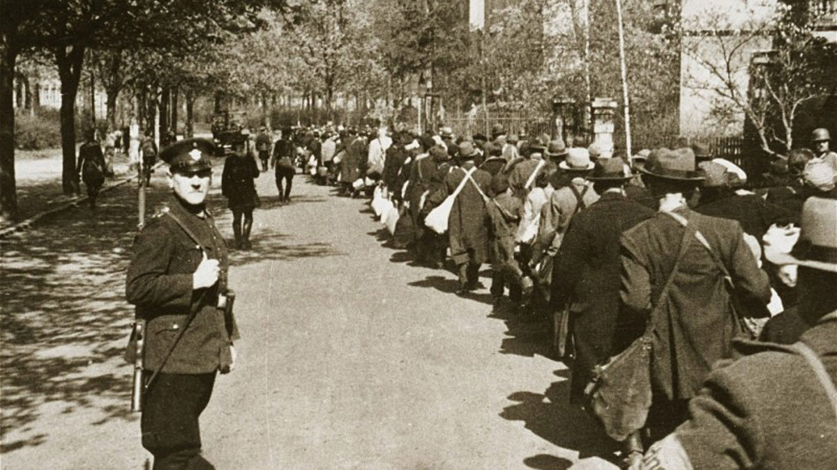 يوتيوب يعتزم حذف الفيديوهات التي تنكر المحرقة