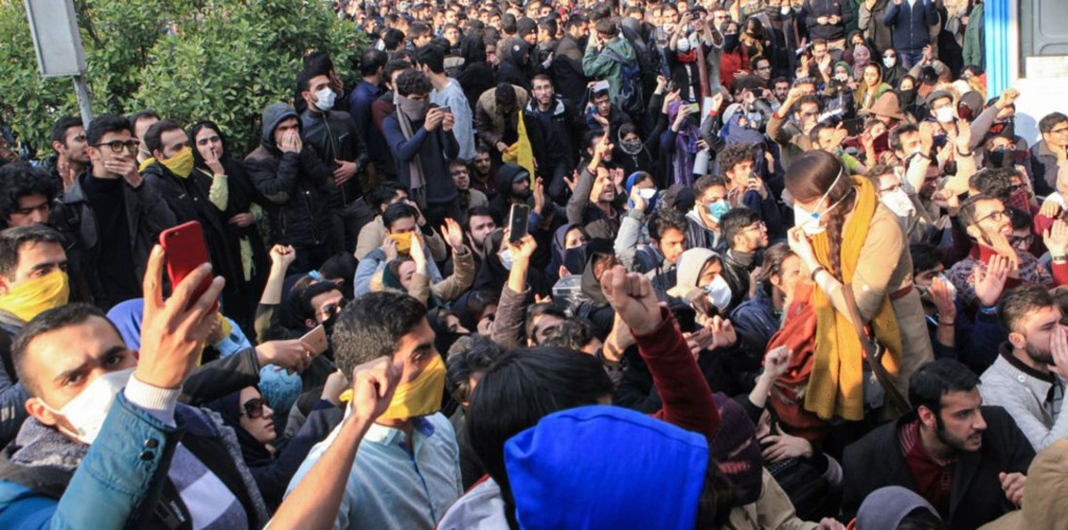 إيران.. إصابات واعتقالات بين المواطنين مع توسع رقعة الاحتجاجات (صور وفيديو)