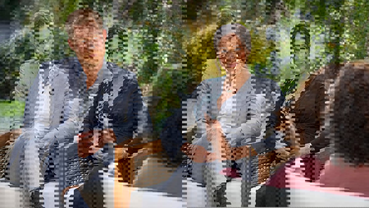 لماذا لم يتحدث هاري وميغان عن "عنصرية القصر" بعد مقابلة أوبرا وينفري؟